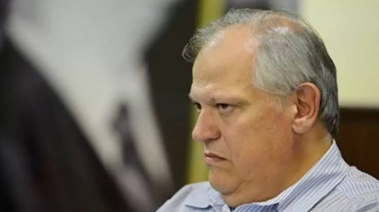 MPRJ busca na Justiça anulação da posse de ex-prefeito de Petrópolis como deputado estadual, devido à suspensão dos direitos políticos em decisão em Ação de Improbidade