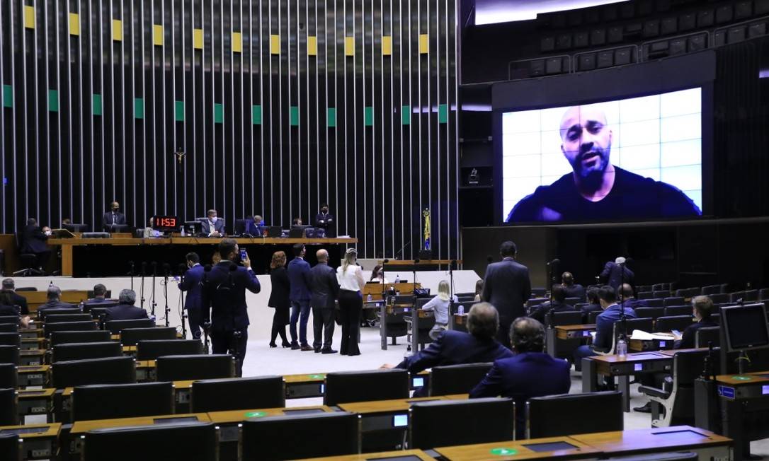Deputado Daniel Silveira, segue preso. Câmara, decidiu, por maioria, manter a decisão do STF