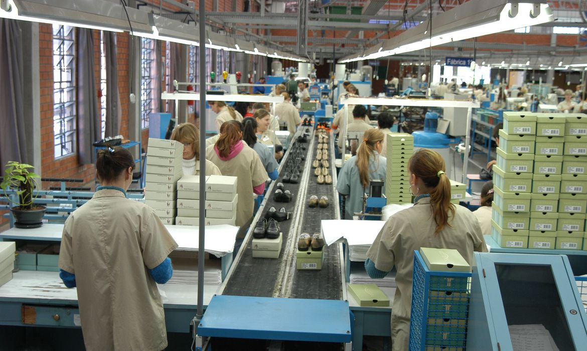 CNI sugere ações para tornar indústria mais competitiva na exportação