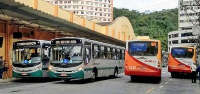 Vereador pede informações à Cptrans sobre ônibus que circulam, supostamente sem manutenção, e constantemente deixam passageiros a pé ou em perigo