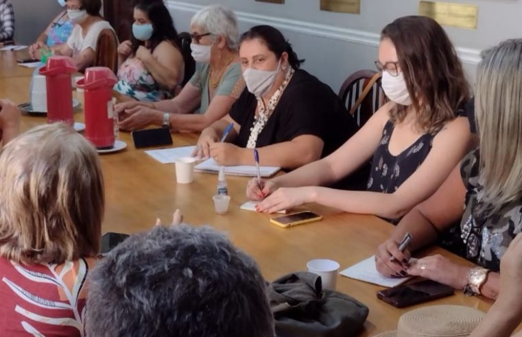 Prefeitura e o Conselho Municipal dos Direitos da Mulher (Comdim) participaram da primeira reunião da Comissão Permanente dos Direitos da Mulher da Câmara Municipal