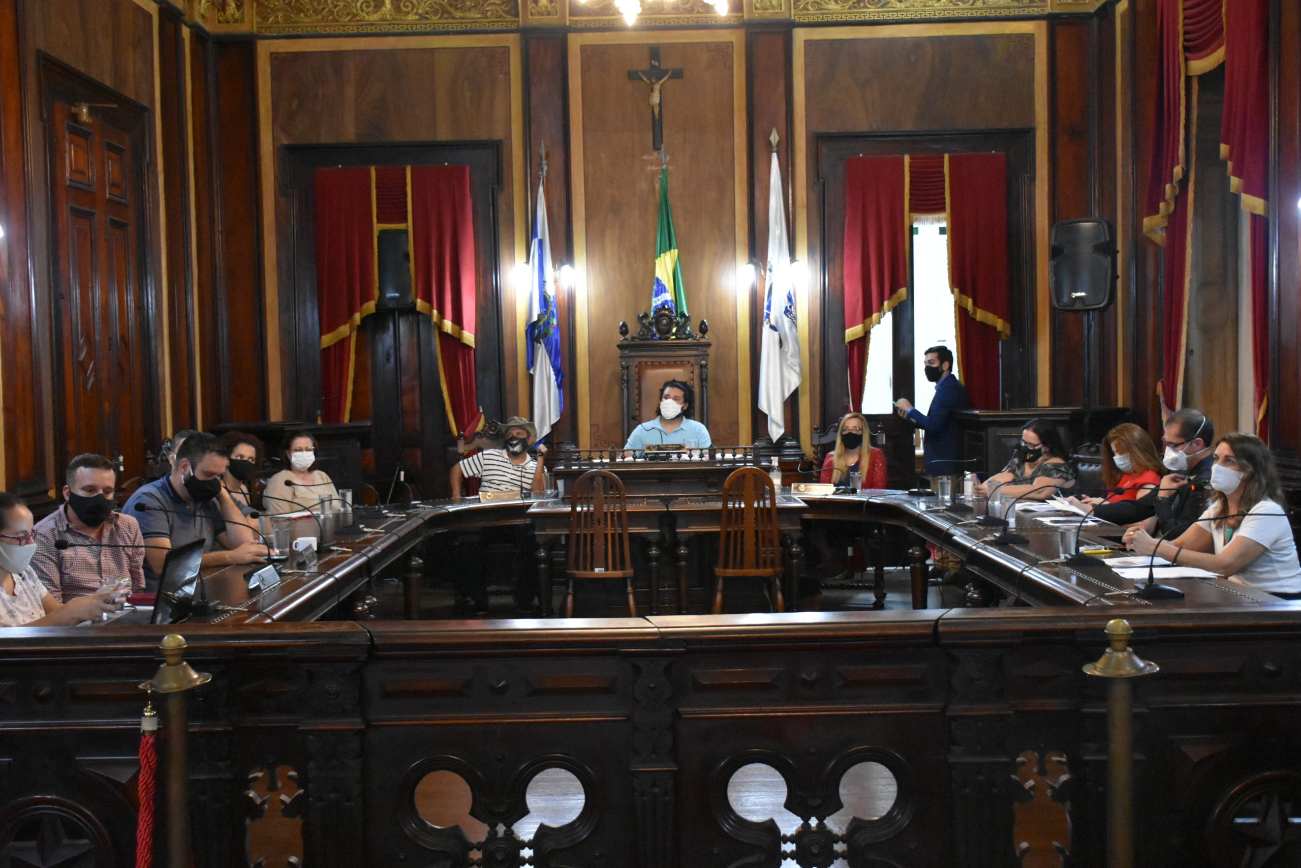Foi realizada na última segunda-feira (01), na Câmara Municipal de Petrópolis, a audiência pública da Educação convocada e presidida pelo vereador Yuri Moura (PSOL) para debater o ensino remoto na rede pública e a convocação dos aprovados no último processo seletivo de educadores