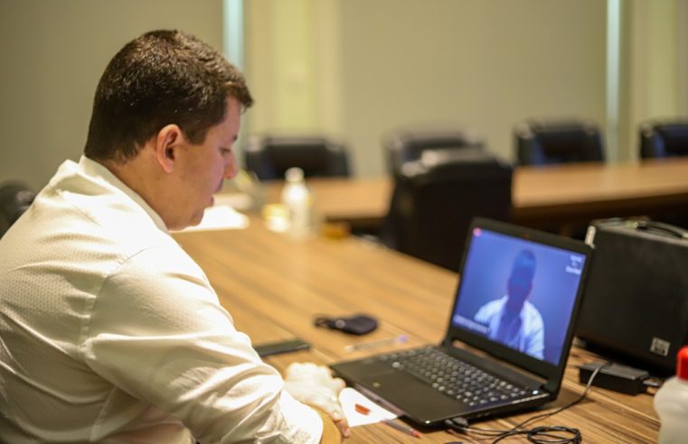 Prefeito interino Hingo Hammes participou na manhã desta terça-feira (02) do lançamento do projeto “Petrópolis Olímpica – Uma educação de valores”, que estará sendo incorporado nas escolas e Centros de Educação Infantil (CEIs) da rede municipal pela Secretaria de Educação