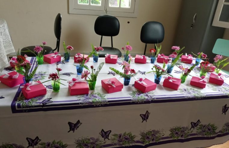 Secretaria de Assistência Social promoveu na manhã desta segunda-feira (08) uma série de homenagens referentes ao Dia Internacional da Mulher, comemorado mundialmente no dia 8 de março
