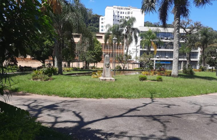 Fiscalização da Prefeitura interdita bar na noite de domingo