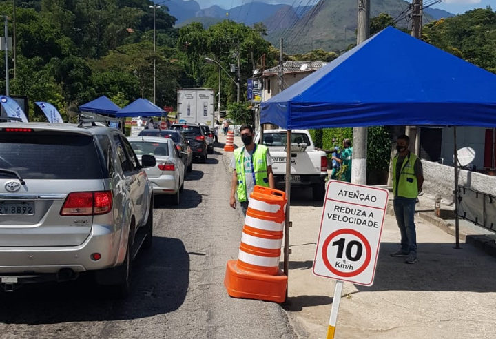 Prefeitura já proibiu a entrada de 567 veículos de outros municípios em ação para conter o avanço da covid-19 na cidade