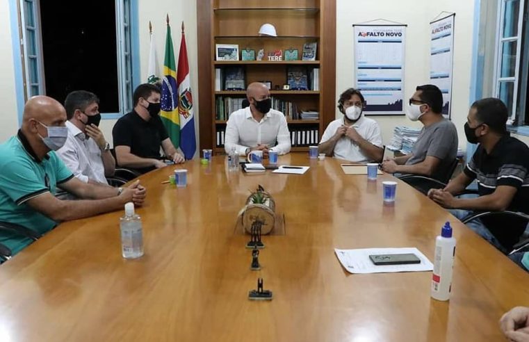 Prefeito interino Hingo Hammes participa de reunião com prefeitos de Teresópolis e Nova Friburgo