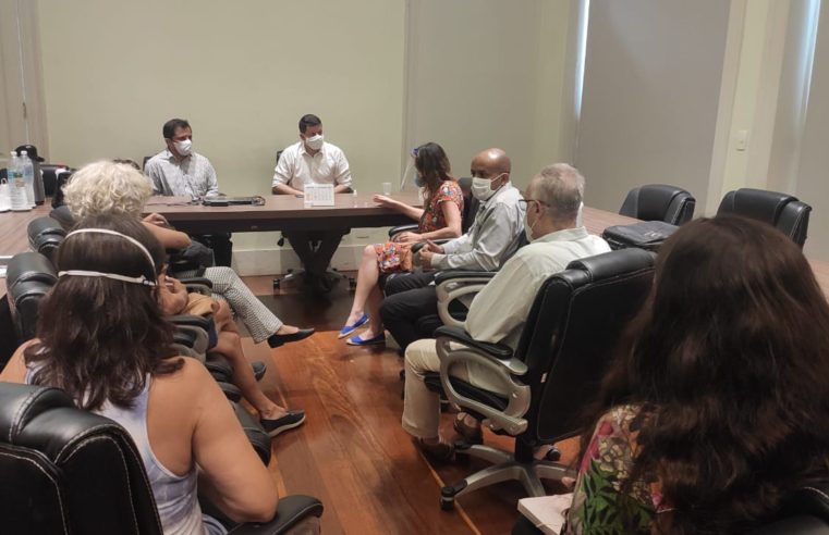 Prefeito interino Hingo Hammes recebe membros do Conselho Municipal de Cultura