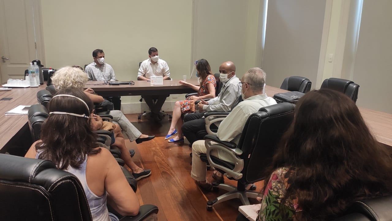 Prefeito interino Hingo Hammes recebe membros do Conselho Municipal de Cultura