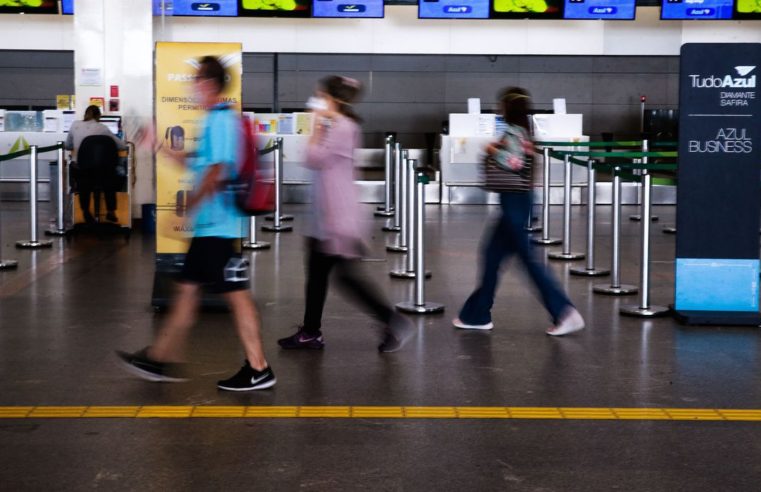 Regras para uso de máscaras em aviões e aeroportos ficam mais rígidas