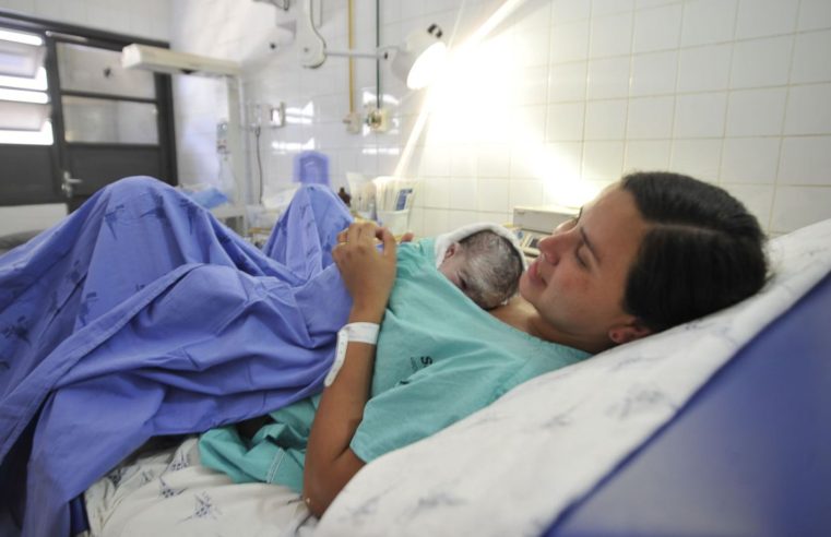 Salário maternidade pode ser estendido para mães em caso de internação