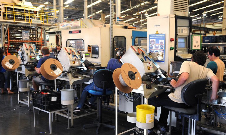 Confederação Nacional da Indústria (CNI) elencou 25 propostas que podem contribuir para a geração de riqueza, renda e emprego, além de aumentar a competitividade no setor