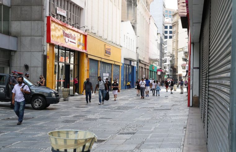 Confiança do comércio cai 18,5 pontos em todo o país