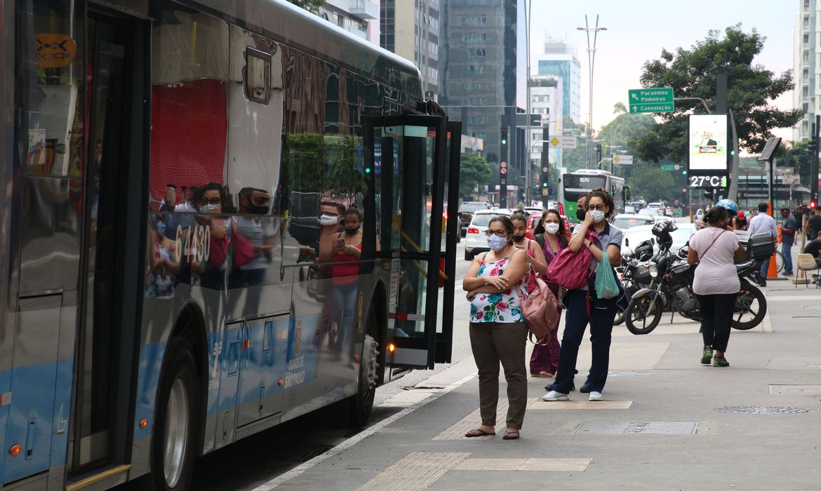 Prévia da inflação oficial fica em 0,93% em março, diz IBGE