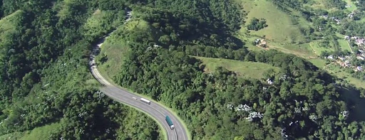 Passagem de carreta de grande porte interditará totalmente descida da Serra