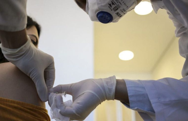 Mais de 1,7 mil municípios tem interesse em aderir ao consórcio para compra de vacinas contra a Covid-19