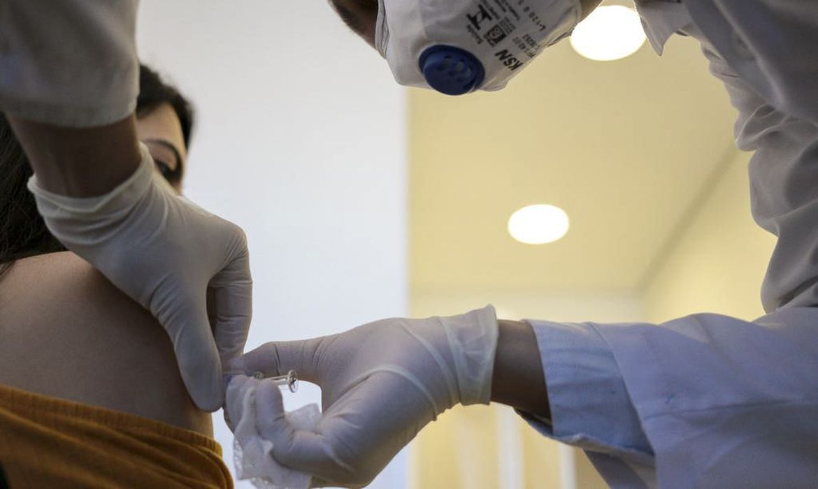 Mais de 1,7 mil municípios tem interesse em aderir ao consórcio para compra de vacinas contra a Covid-19