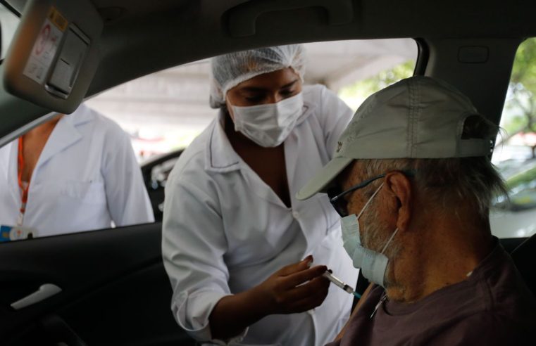 Cidade do Rio vacina hoje homens de 75 anos contra covid-19