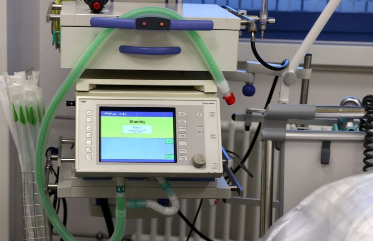 Brasil tem 1.240 mortes por covid-19 em 24 horas