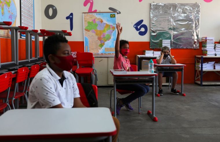 Fase Vermelha: aulas presenciais na rede estadual de SP voltam dia 14