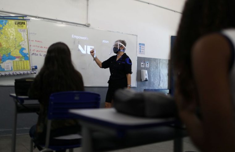 Escolas municipais reiniciam hoje aulas em São Paulo