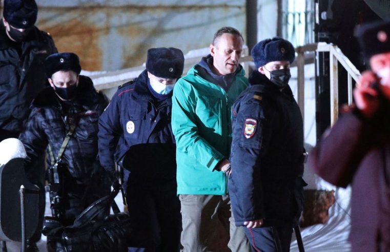 Polícia russa deteve 1.784 pessoas durante manifestações pró-Navalny