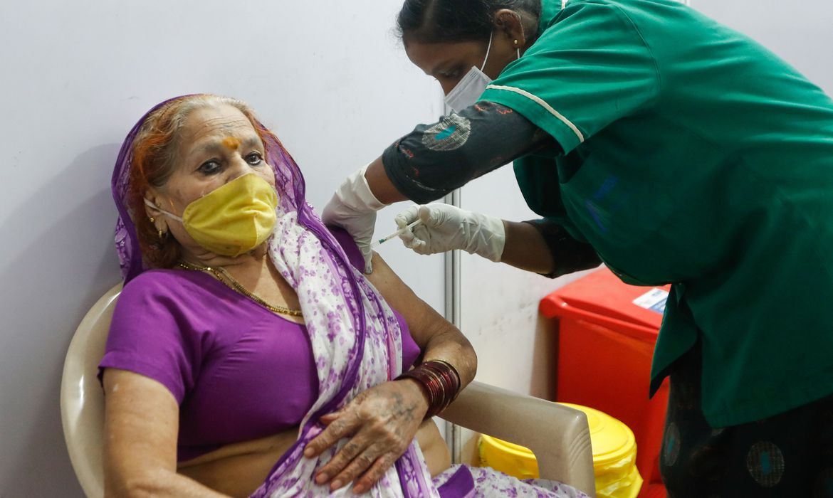 Covid-19: Índia tem recorde de casos; Mumbai prepara novo lockdown