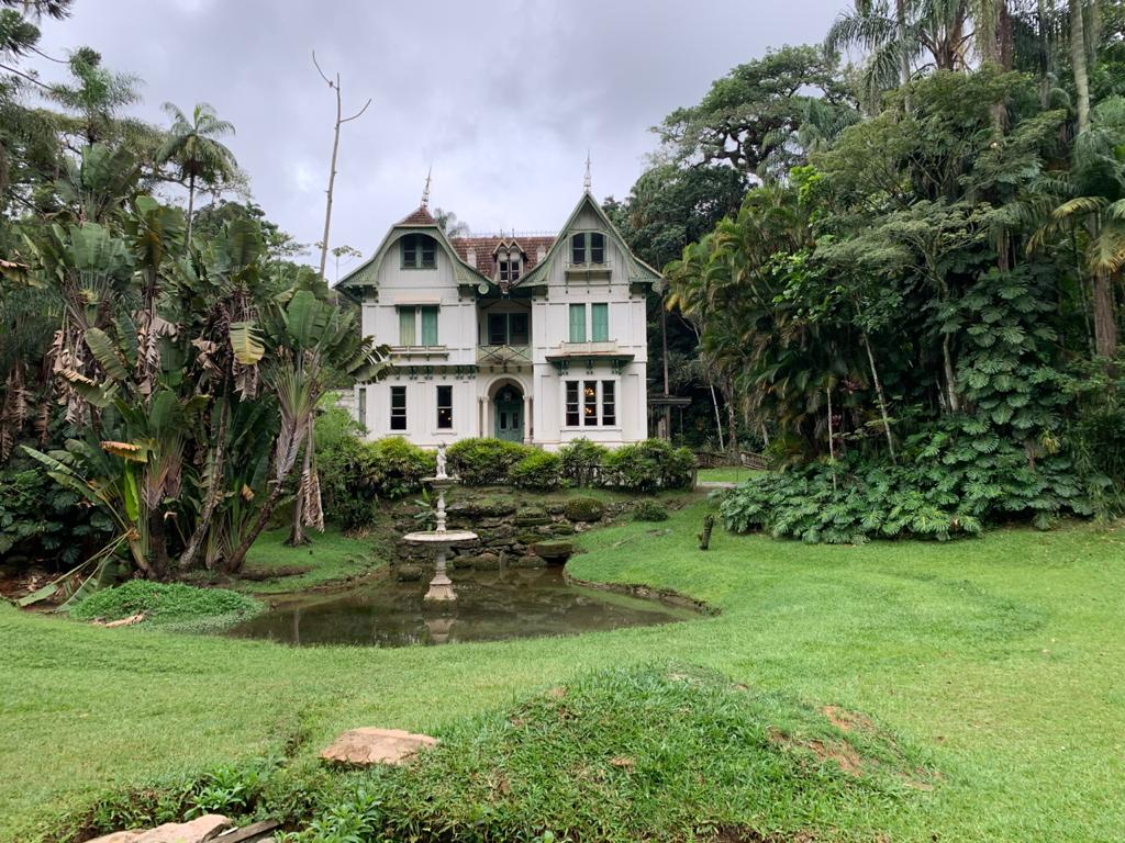 Casa de Petrópolis é reaberta com exposição de artistas premiados internacionalmente