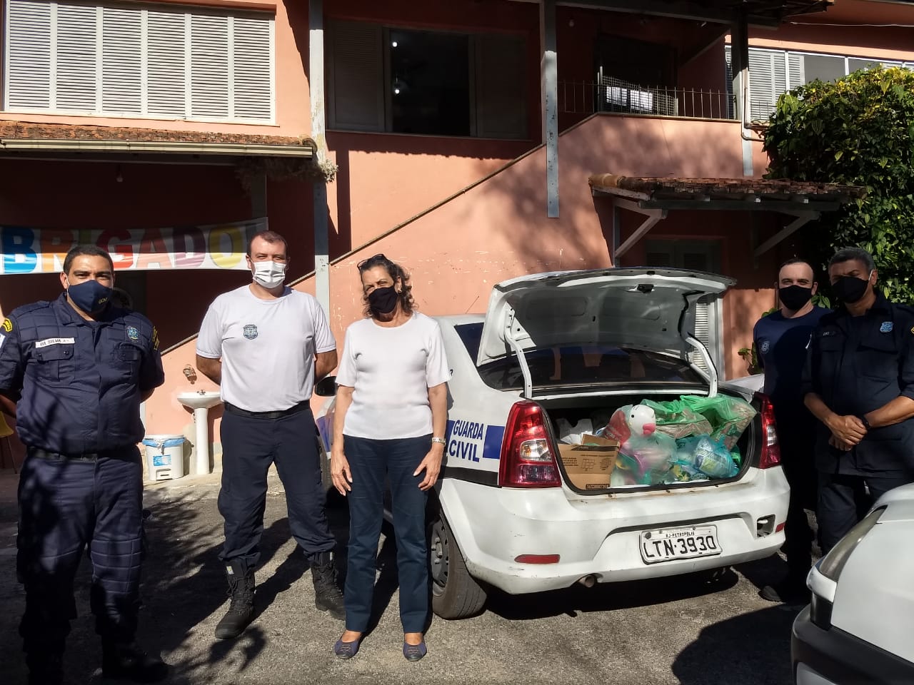 Guarda Civil doa mais de 100 kg de materiais para o lar de crianças Nossa Senhora das Graças