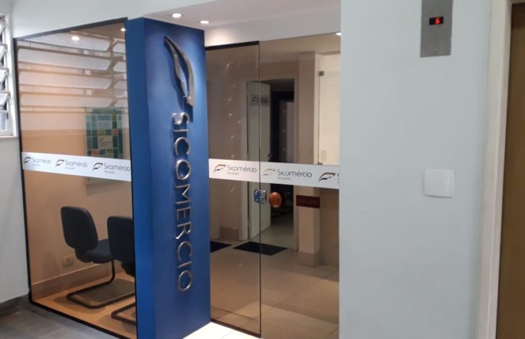 Após feriados terem sido antecipados comércio funciona normalmente nos dias 21 e 23