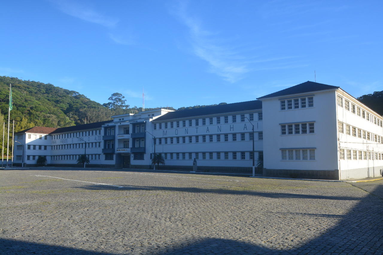 Homens tentam invadir 32° Batalhão de Infantaria Leve de Montanha