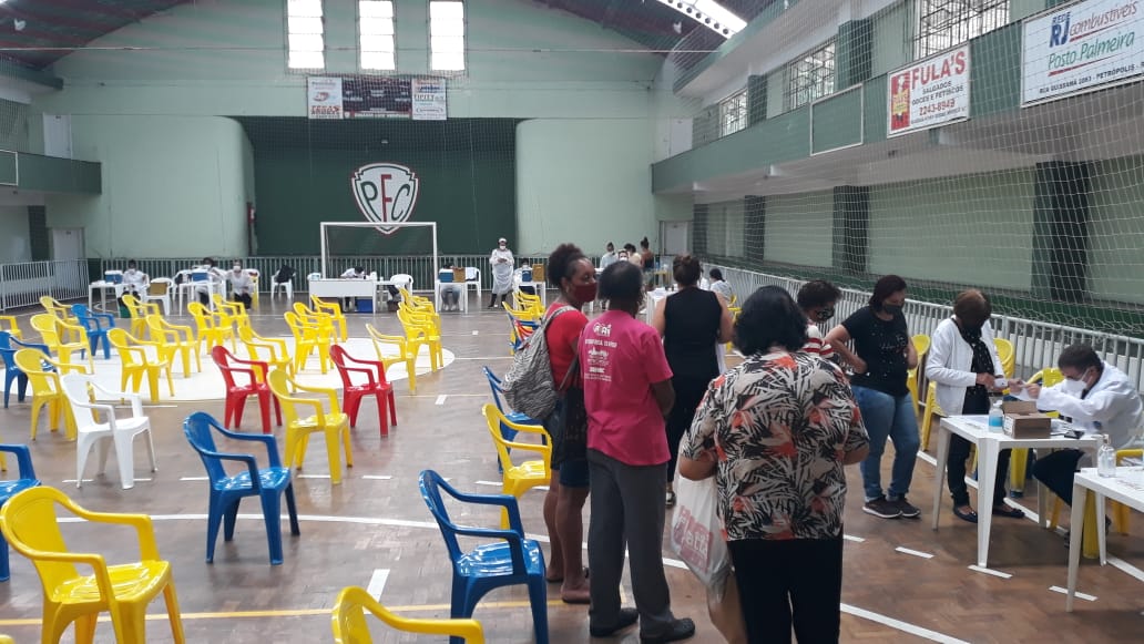 Mais de 30 mil pessoas receberam a 1ª dose da vacina contra covid-19 em Petrópolis