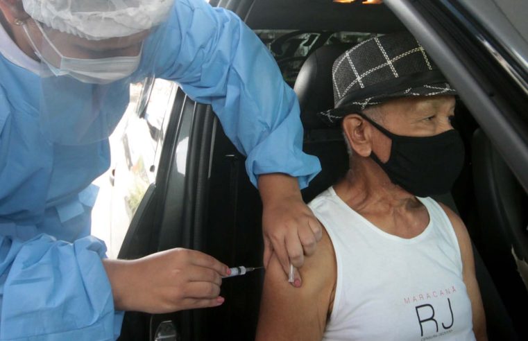 Nova Iguaçu vai vacinar pessoas de 66 a 68 anos e profissionais de saúde de 32 a 34 anos na próxima semana