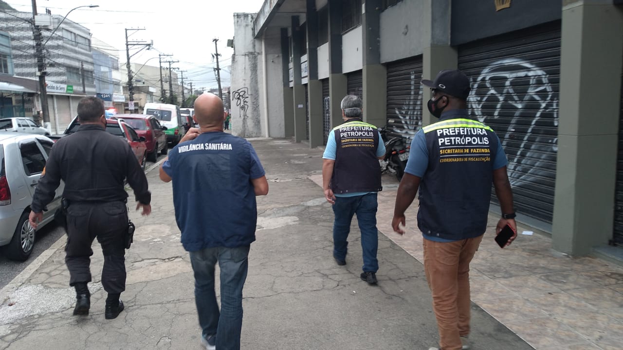 Procon Petrópolis autua mais um banco por demora no atendimento aos clientes