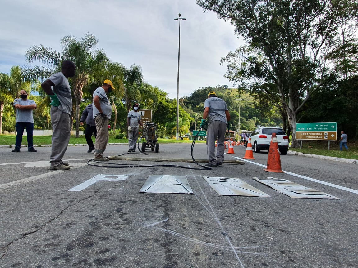Obras do DNIT causam transtornos na Estrada União e Indústria