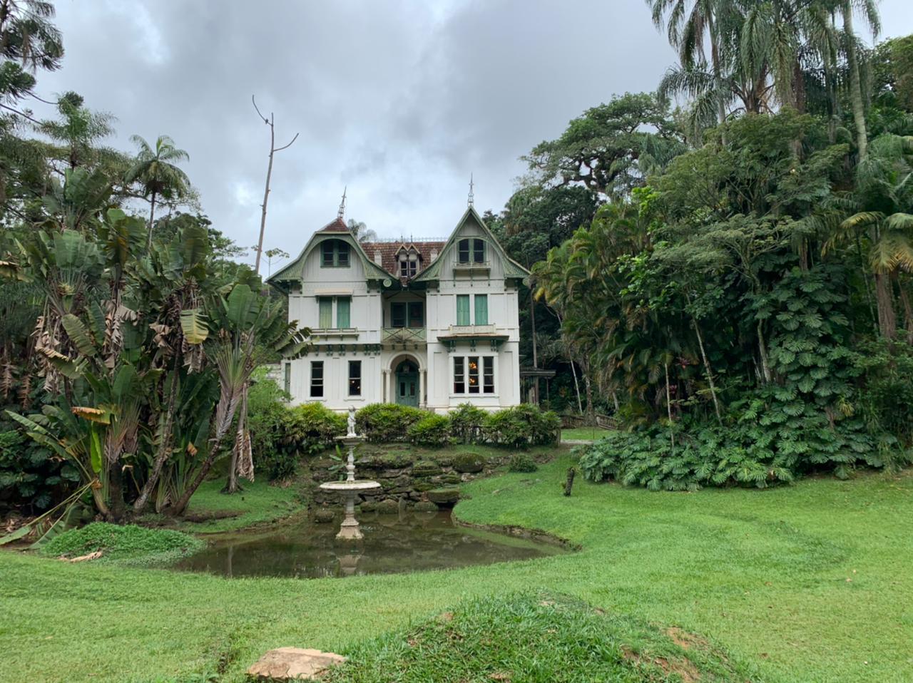 Casa de Petrópolis é reaberta com exposição de artistas premiados internacionalmente