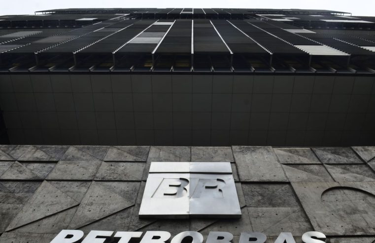 Assembleia da Petrobras aprova destituição de Castello Branco