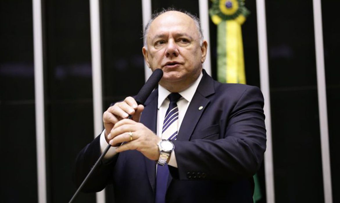 Deputado federal morre em Brasília vítima de covid-19