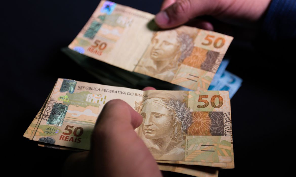 Governo estima déficit primário de R$ 170,47 bi em 2022