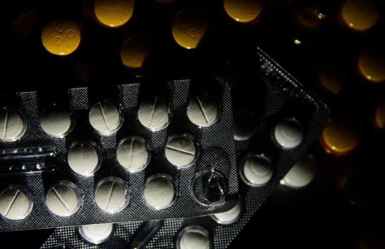 Anvisa alerta para riscos da automedicação