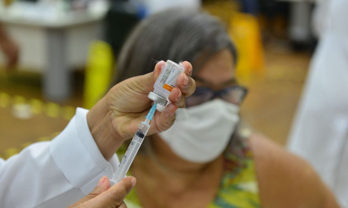 Rio pode avançar no calendário de vacinação se receber mais doses hoje