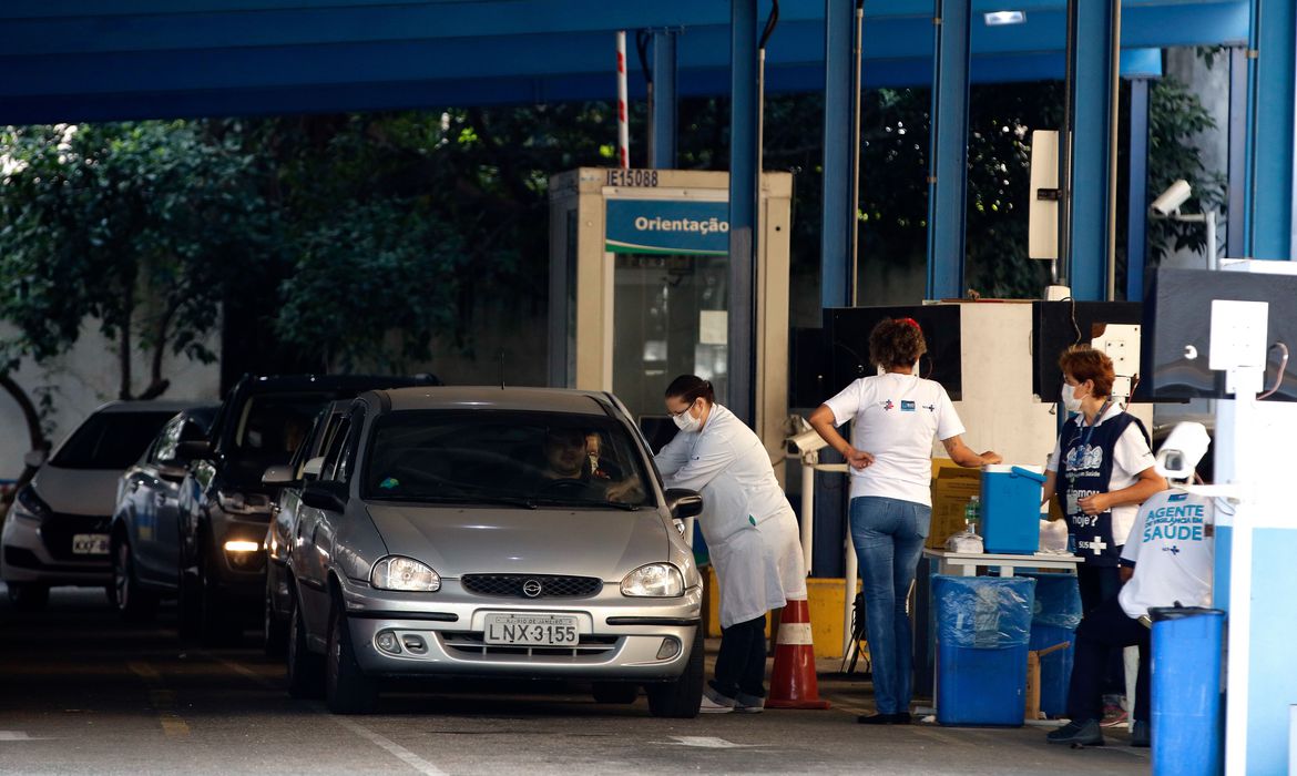 Após uma semana, vacinação contra gripe atinge 1,8% do público-alvo