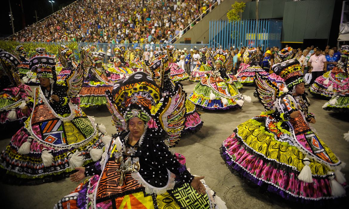 Morre, no Rio, o cantor Dominguinhos do Estácio, intérprete de samba