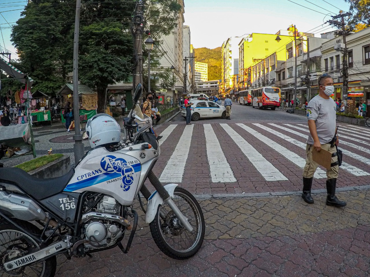 Detran: blitz para coibir motos irregulares é realizada na RuaPaulo Barbosa