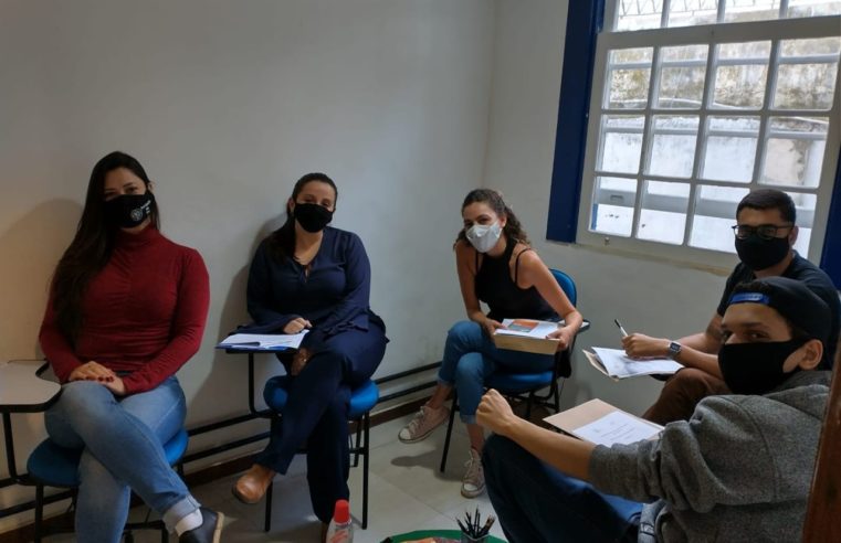 Alunos de Direito e Psicologia da Universidade Católica de Petrópolis (UCP) agora têm a oportunidade de colocar os conhecimentos teóricos em prática