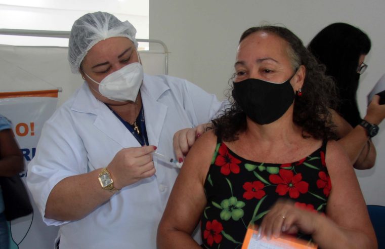 Amanhã, (17), Nova Iguaçu aplica segunda dose de Coronavac/Sinovac somente para quem tomou a primeira até 12 de abril. Vacinação de primeira e segunda doses de Astrazeneca continua em grupos prioritários