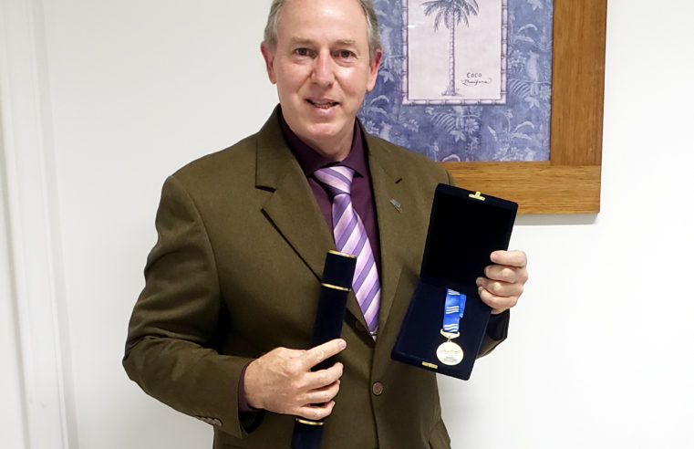 Diretor da Editora Vozes recebe Medalha do Mérito Industrial da Firjan