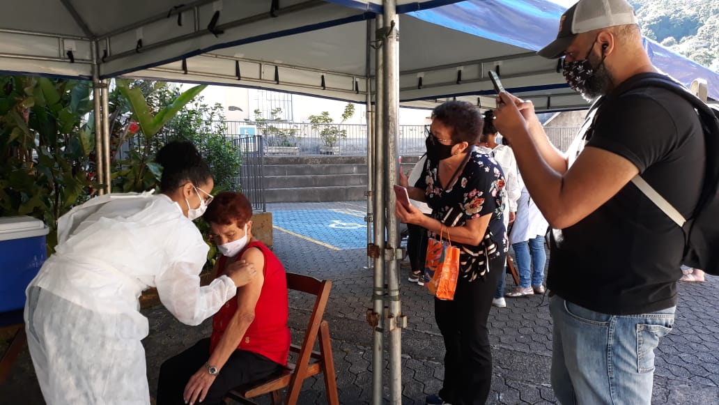 Quase 70 mil pessoas já foram vacinadas em Petrópolis contra a covid-19