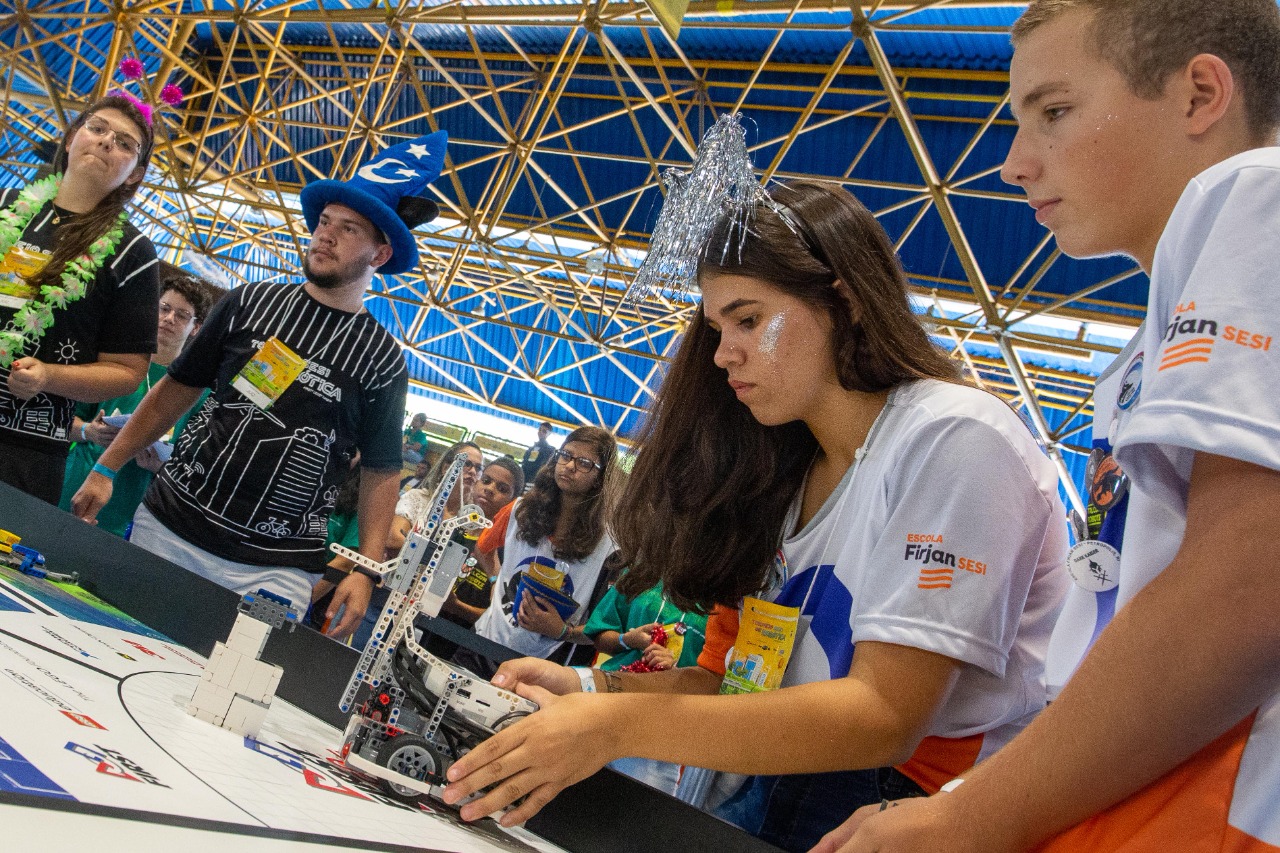 Alunos da Escola Firjan SESI Petrópolis disputam Torneio SESI de Robótica com soluções inovadoras na prática de esportes e qualidade de vida