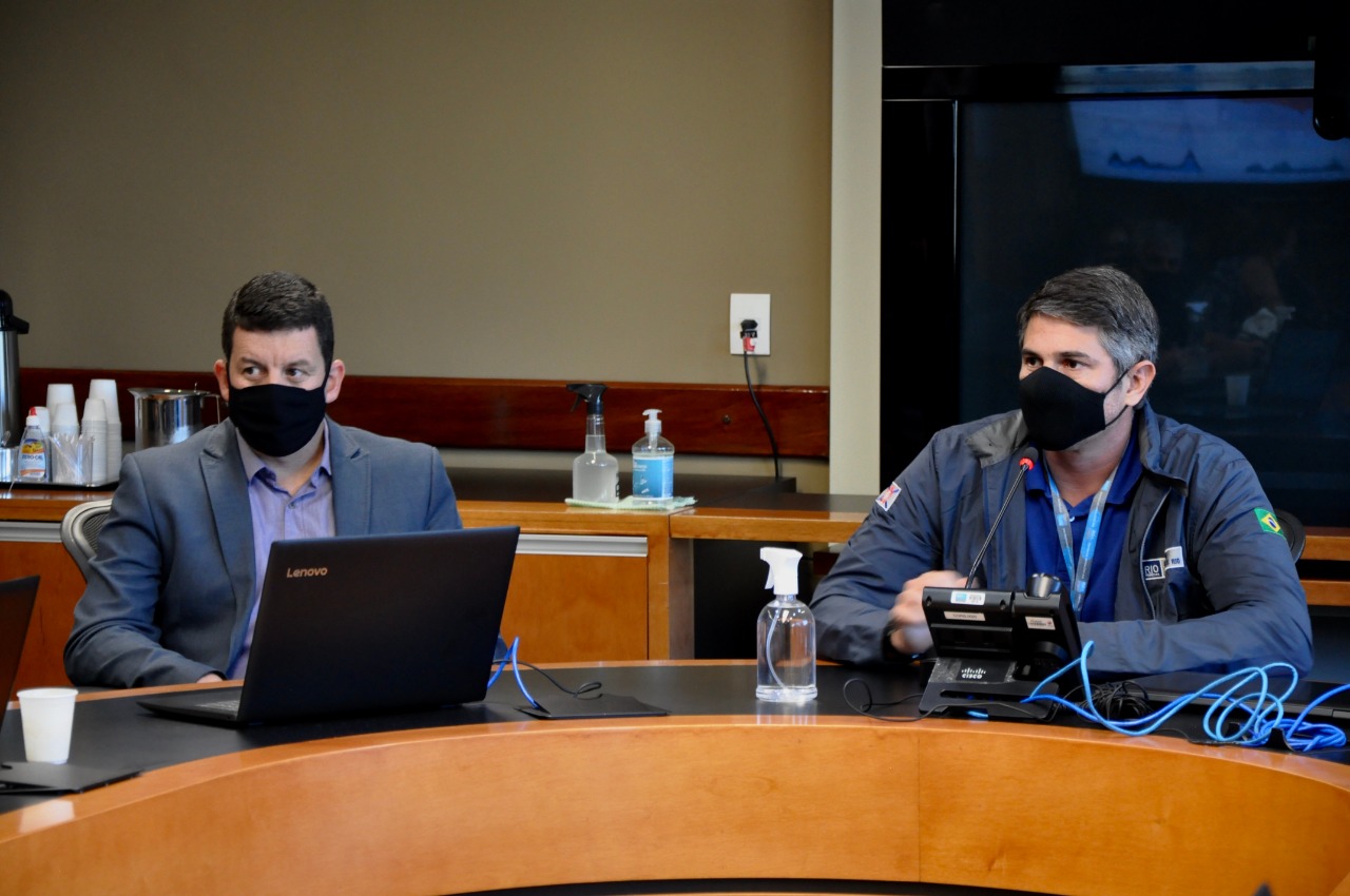 Prefeito interino Hingo Hammes visita Centro de Operações do Rio